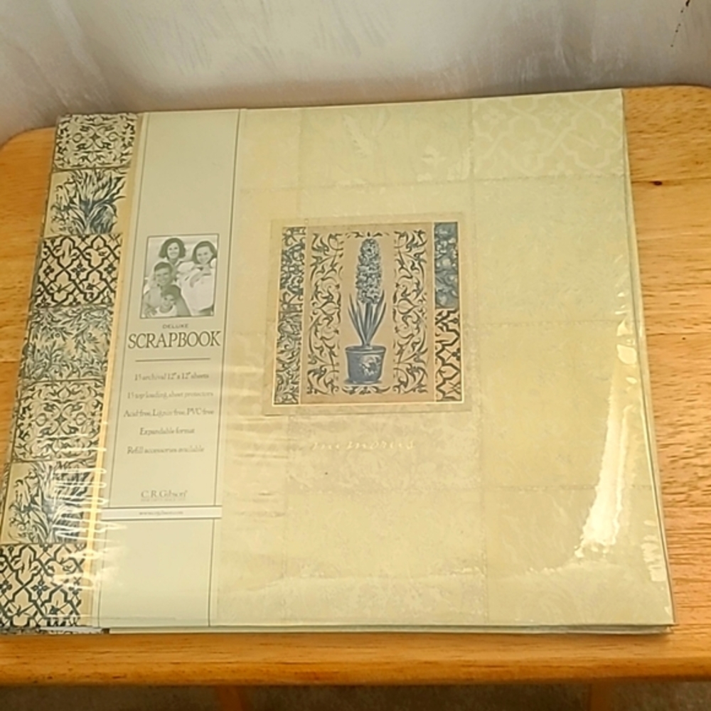 Deluxe Scrapbook/Photo Album